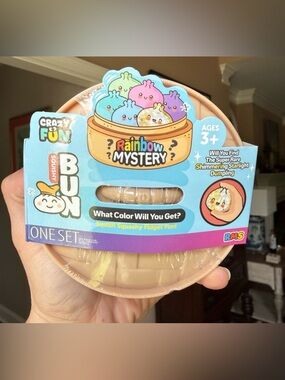 Crazy Fun Rainbow Mystery Squishy Bun. What Color Will You Get?